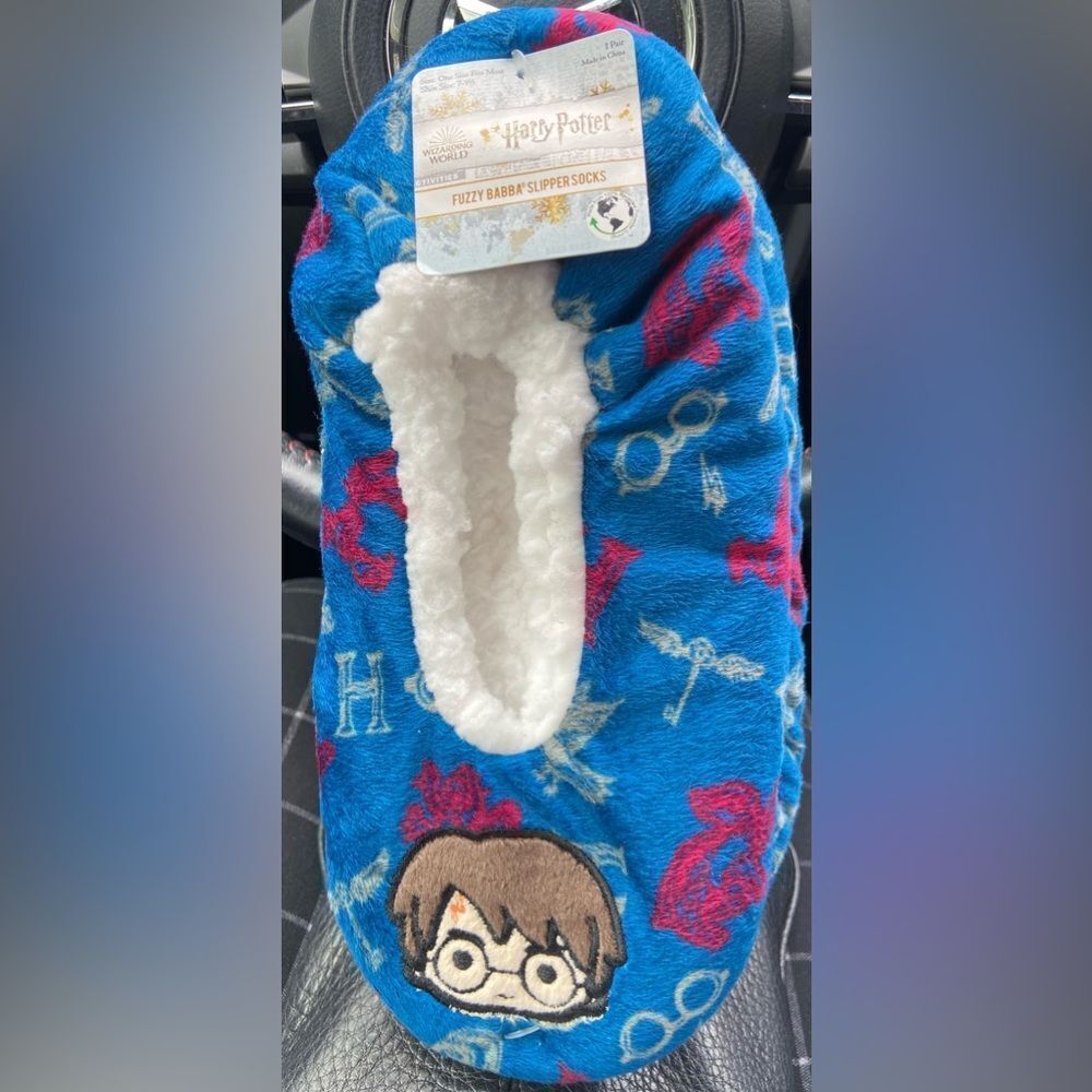 Women’s Harry Potter Wizarding World Fuzzy
Babba Slippers Fits Shoe Sizes 7-9.5